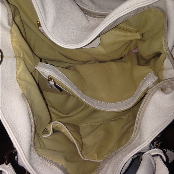 Off white / cream purse - Picture 2 of 2