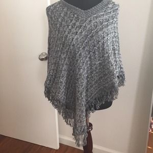 Black/gray lightweight sweater poncho