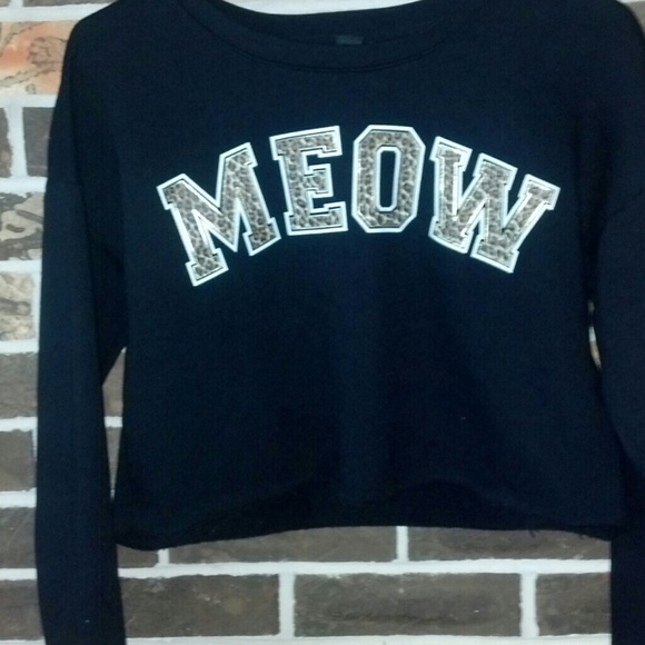 Long sleeve crop top