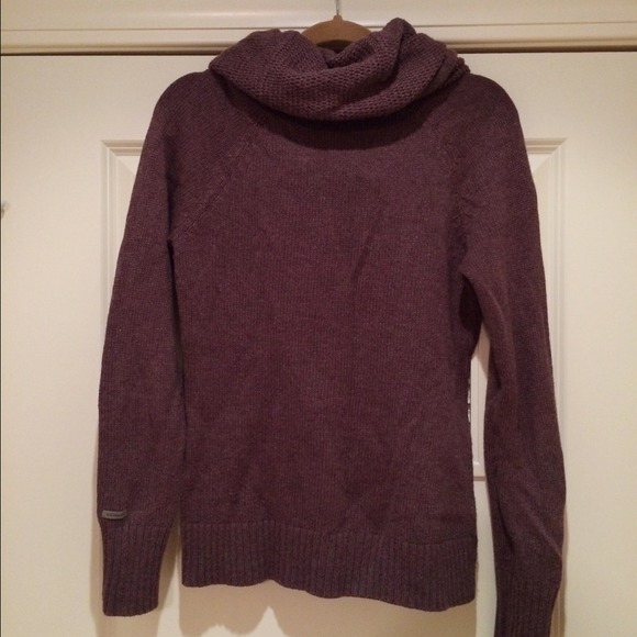 *SOLD IN BUNDLE*Columbia Sweater - Picture 3 of 4