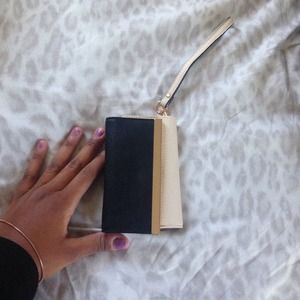 Aldo iPhone 5/5s Wallet wristlet