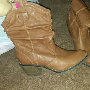 Brown cowboys boots