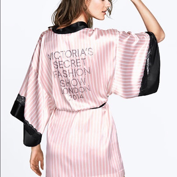 NWT Dream angels fashion show wrap