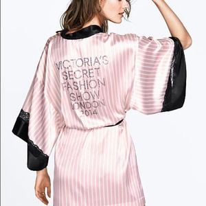 NWT Dream angels fashion show wrap