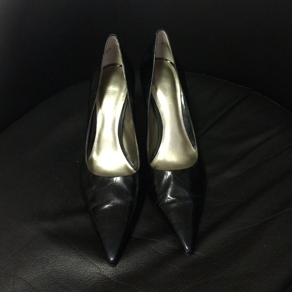 Pumps! Pumps! Pumps! - Picture 2 of 2