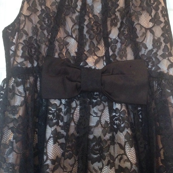 Light pink and black lace dress - Picture 2 of 3