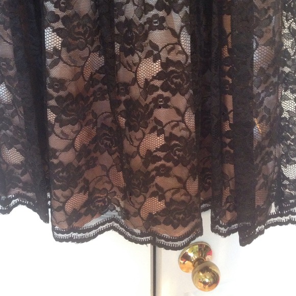 Light pink and black lace dress - Picture 3 of 3