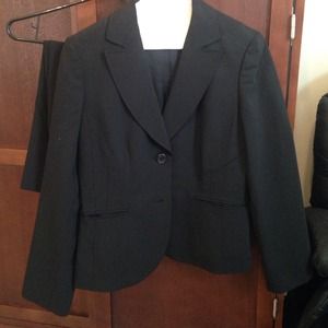 Ann Taylor skirt suit, size 8 petite