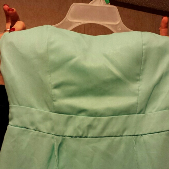 Mint green dress - Picture 2 of 4