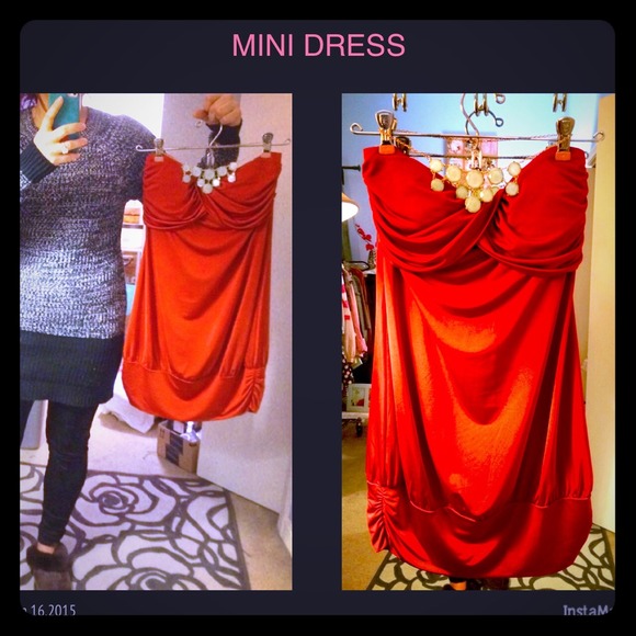 RED DRAPED STRAPLESS MINI DRESS - Picture 2 of 3