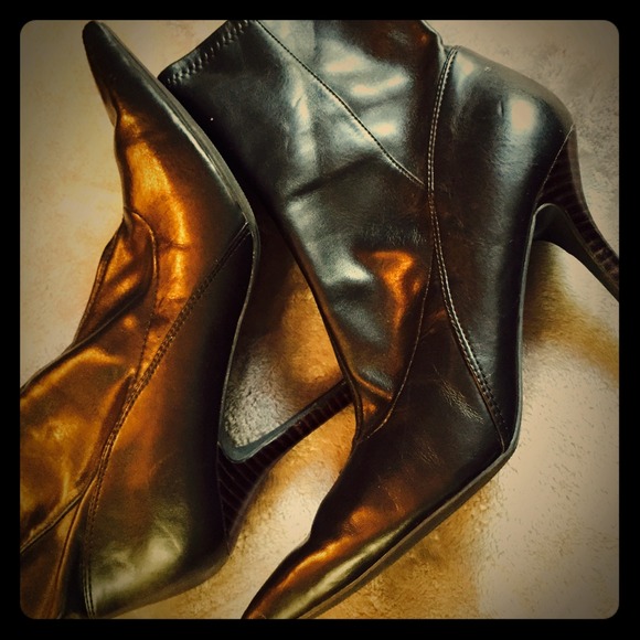 Barkley Nine west boots in new condition