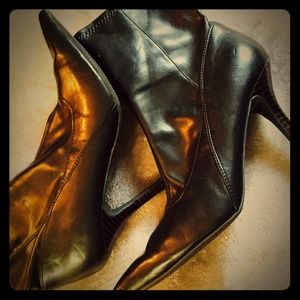 Barkley Nine west boots in new condition