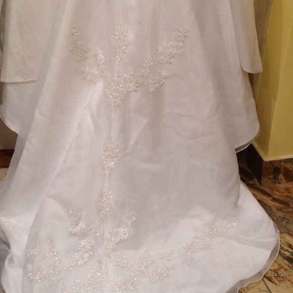 Never worn, never hemmed, size 4, still has tag. - Picture 3 of 4