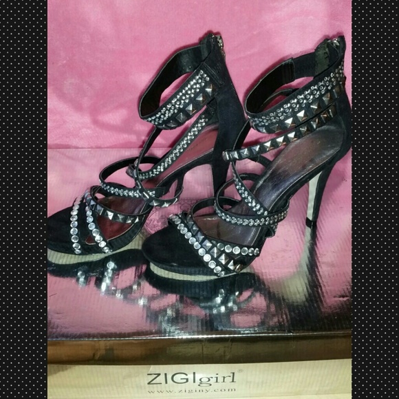 SOLD 🎀ZIGI SOHO PUMPS🎀 - Picture 3 of 4