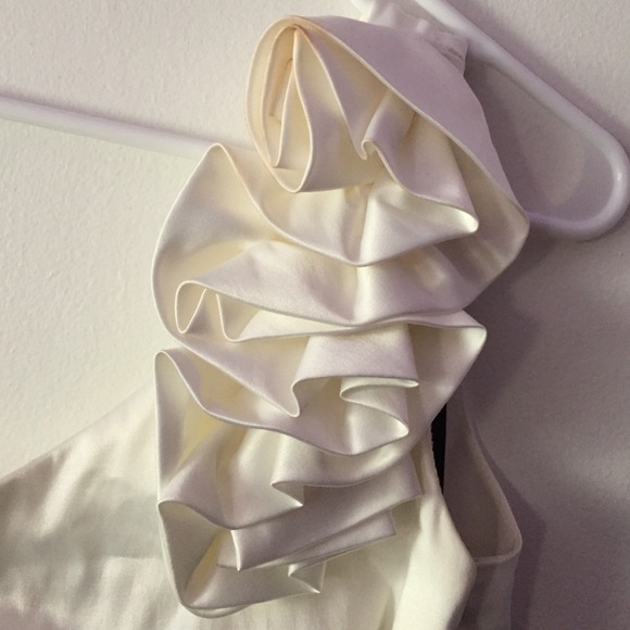 One shoulder dress with a floral strap - Picture 2 of 4