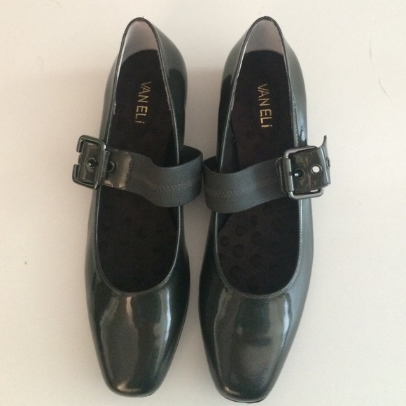 Vaneli Women's Faylyn Grey Leather Dress Shoes - Picture 1 of 4