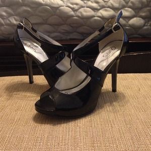 Carlos Santanna Black pumps