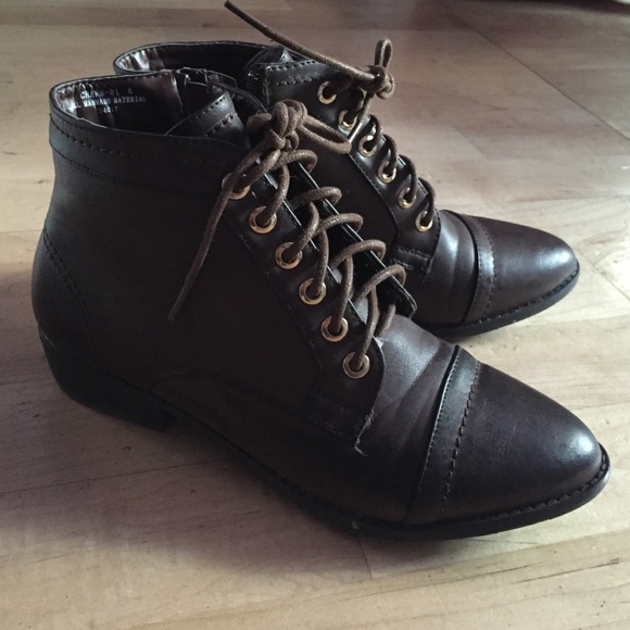 Dark brown zip up booties w/ shoe laces