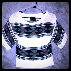 🎀A&E "Aztec Print comfy off shoulder sweater!