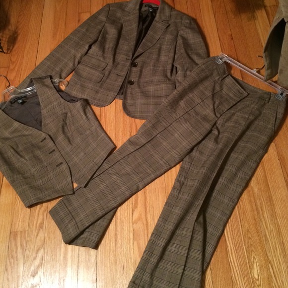 Three piece pants set outfit