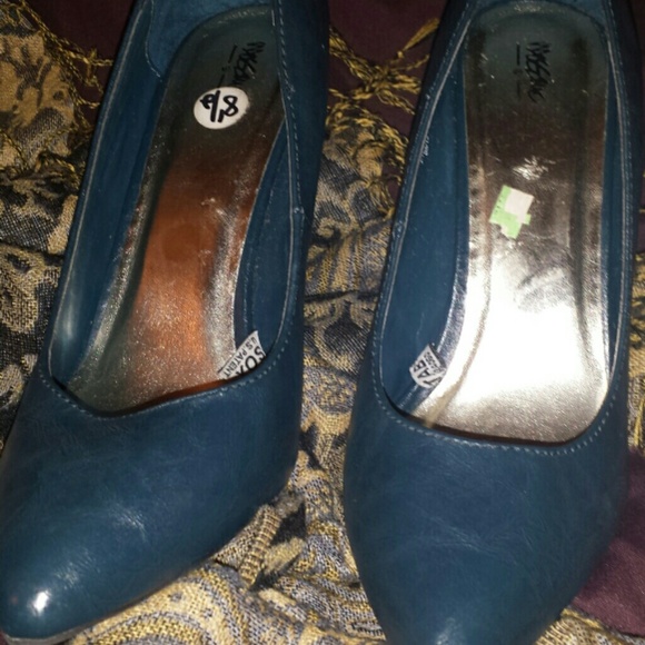 Shoes - Picture 3 of 3