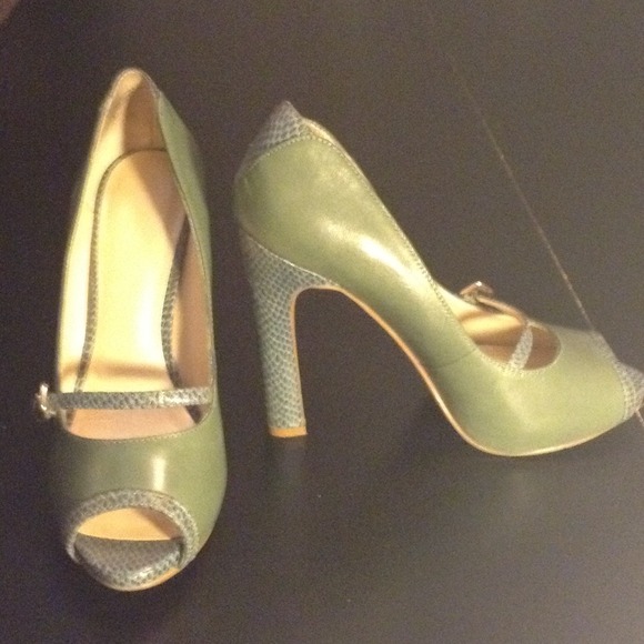 🎉ON HOLD🎉 Shoes