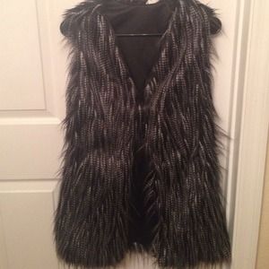 Chic faux fur vest