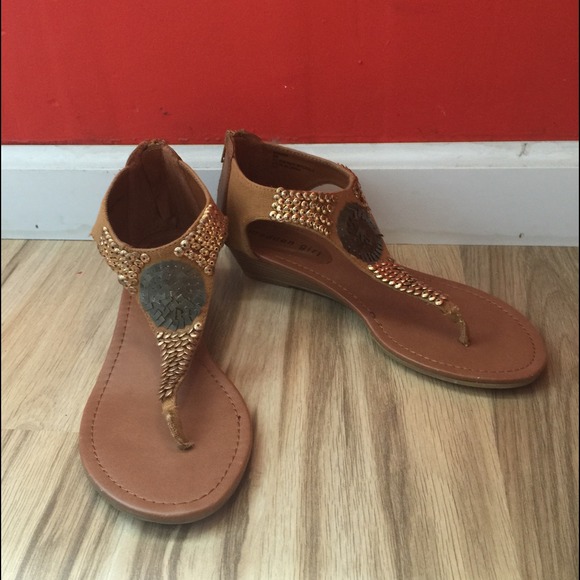 Madden Girl Shoes - T3 🎉LOWEST REDUCED Madden girl gladiator sandals