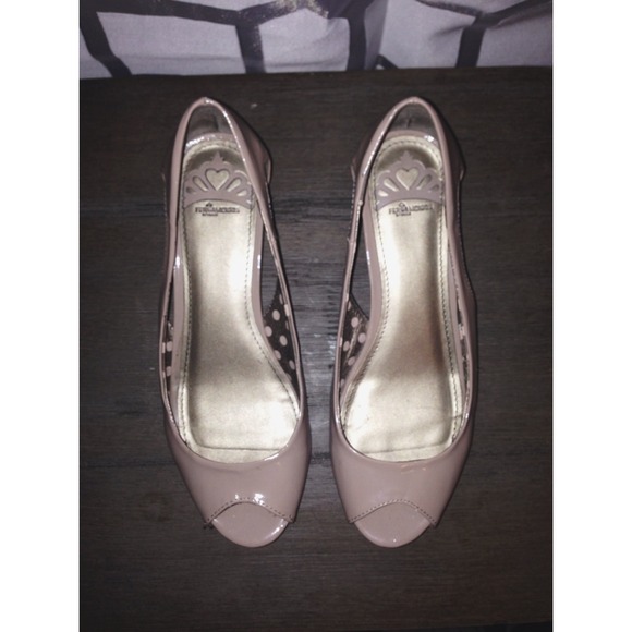 Beige Wedged flats