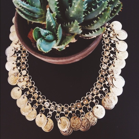 🚫 SOLD 🚫 coin necklace