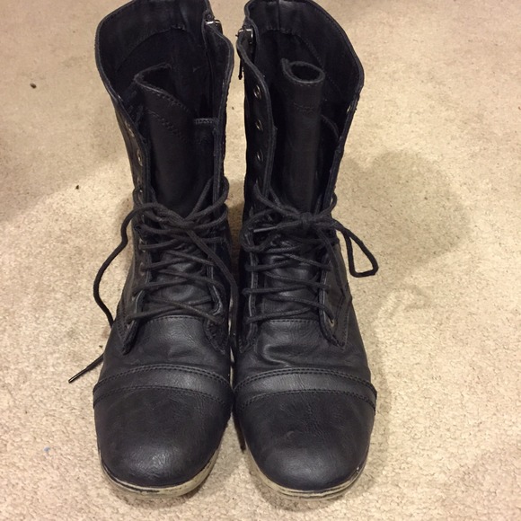 Combat boots