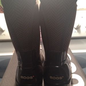 Brown new Bogs boots