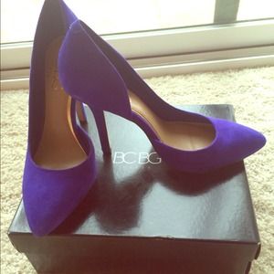 BCBG stiletto pumps in "brilliant blue"