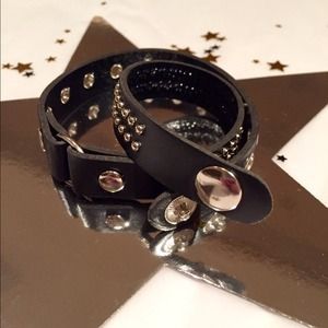 Chic New Black Vegan Leather Rivets Wrap Bracelet.
