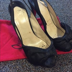 Christian Louboutin Very Noeud Knotted Satin Pump