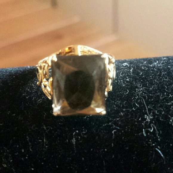 Bundle sale ring & sandles