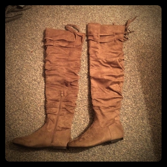 New women's size 11 boots