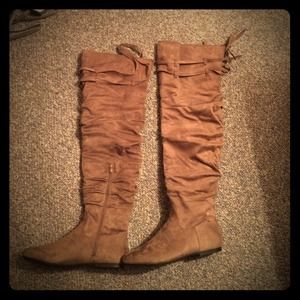New women's size 11 boots