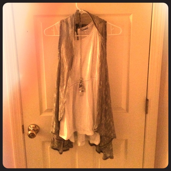 Long sleeveless cardigan