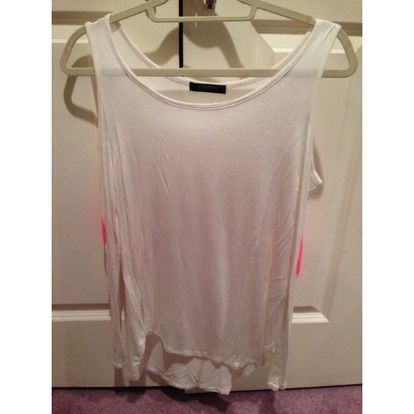 White long sleeve shirt with heart on the elbows