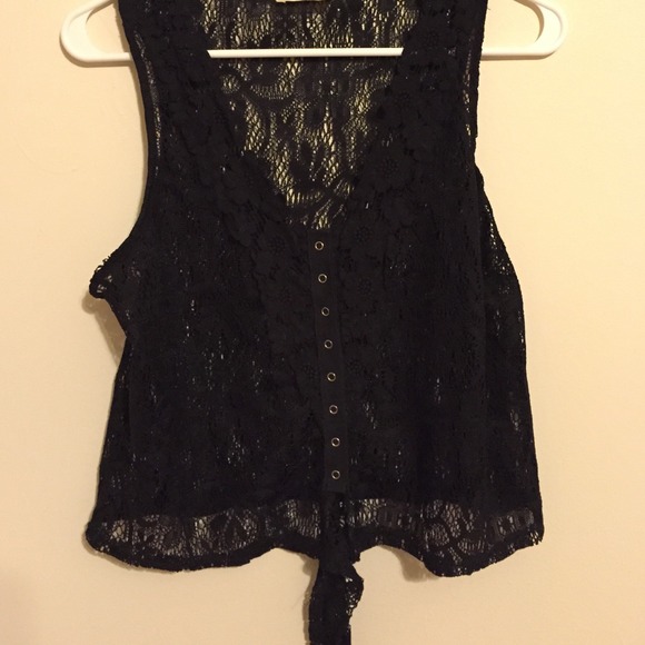 Black snap up tank top