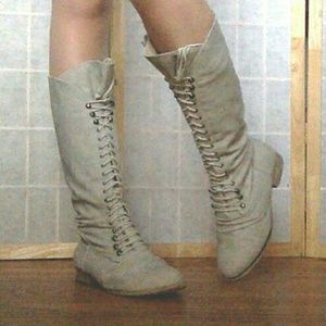 SOLD 🎉 Comfy Taupe Winter Boots