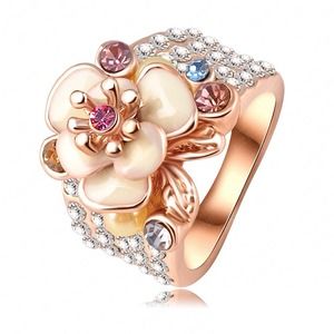 Stunning ring with crystals size 6.5