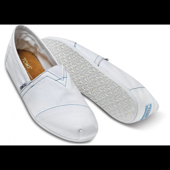 SOLD SOLD Classic Slip on Toms