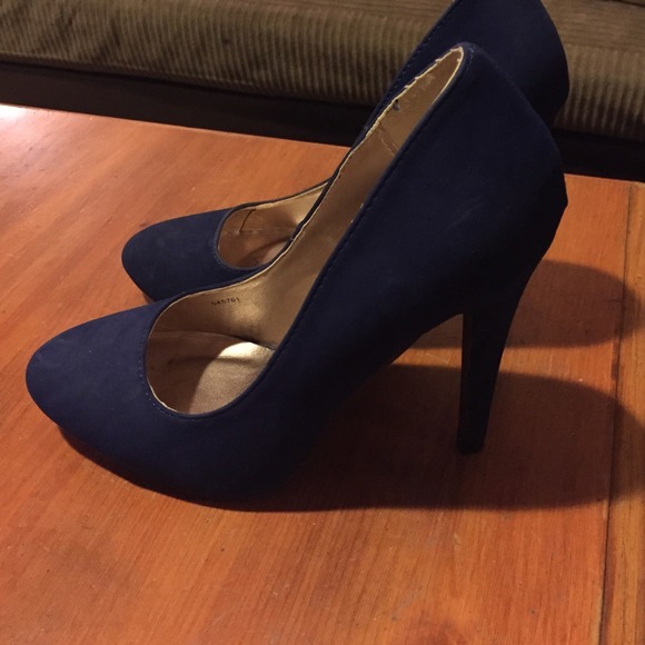 Blue suede shoes size 6
