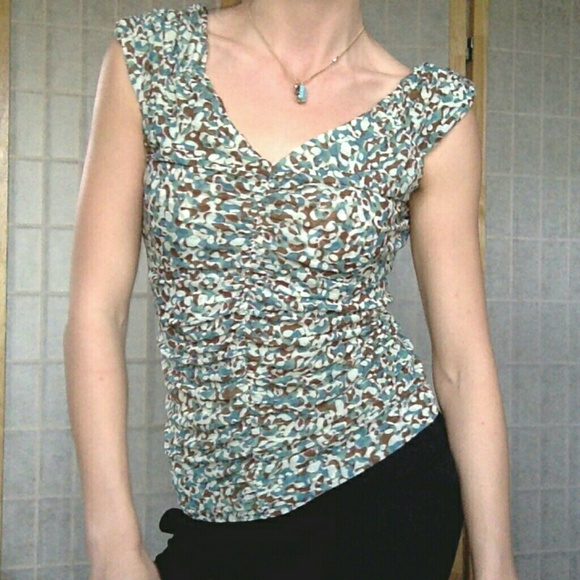 SOLD 🎉 Retro Floral Print Top
