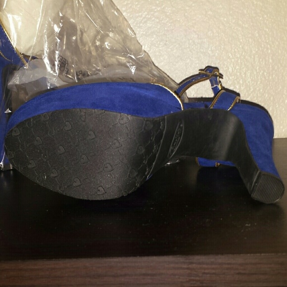 Candies Navy Blue/ Gold Heels - Picture 3 of 4
