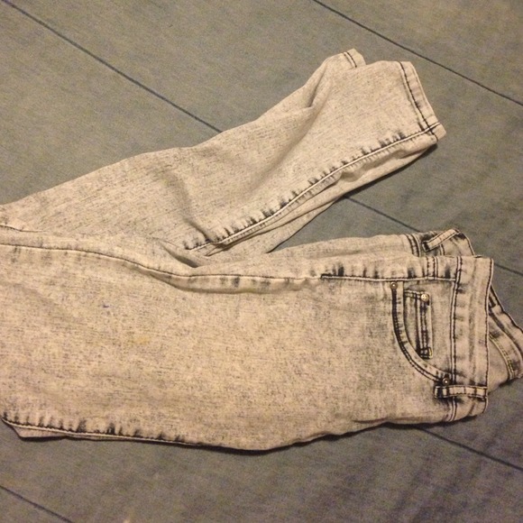 Acid wash jeggings