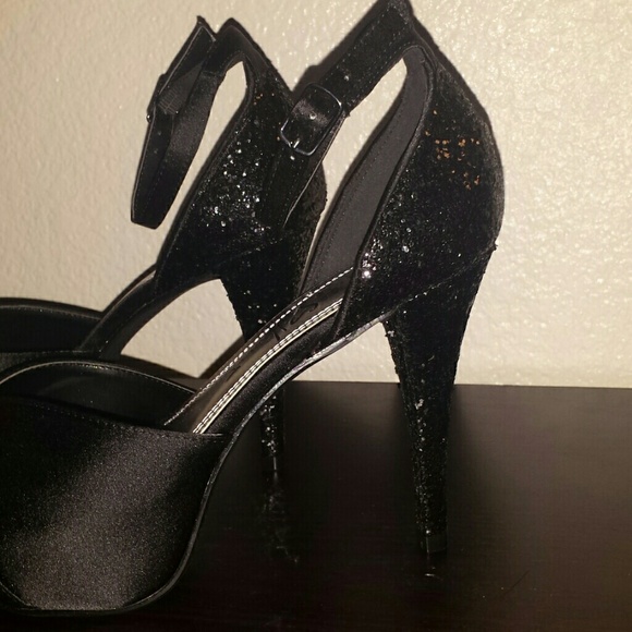 VELEVET HEART STILETTO - Picture 2 of 4