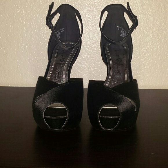 VELEVET HEART STILETTO - Picture 3 of 4